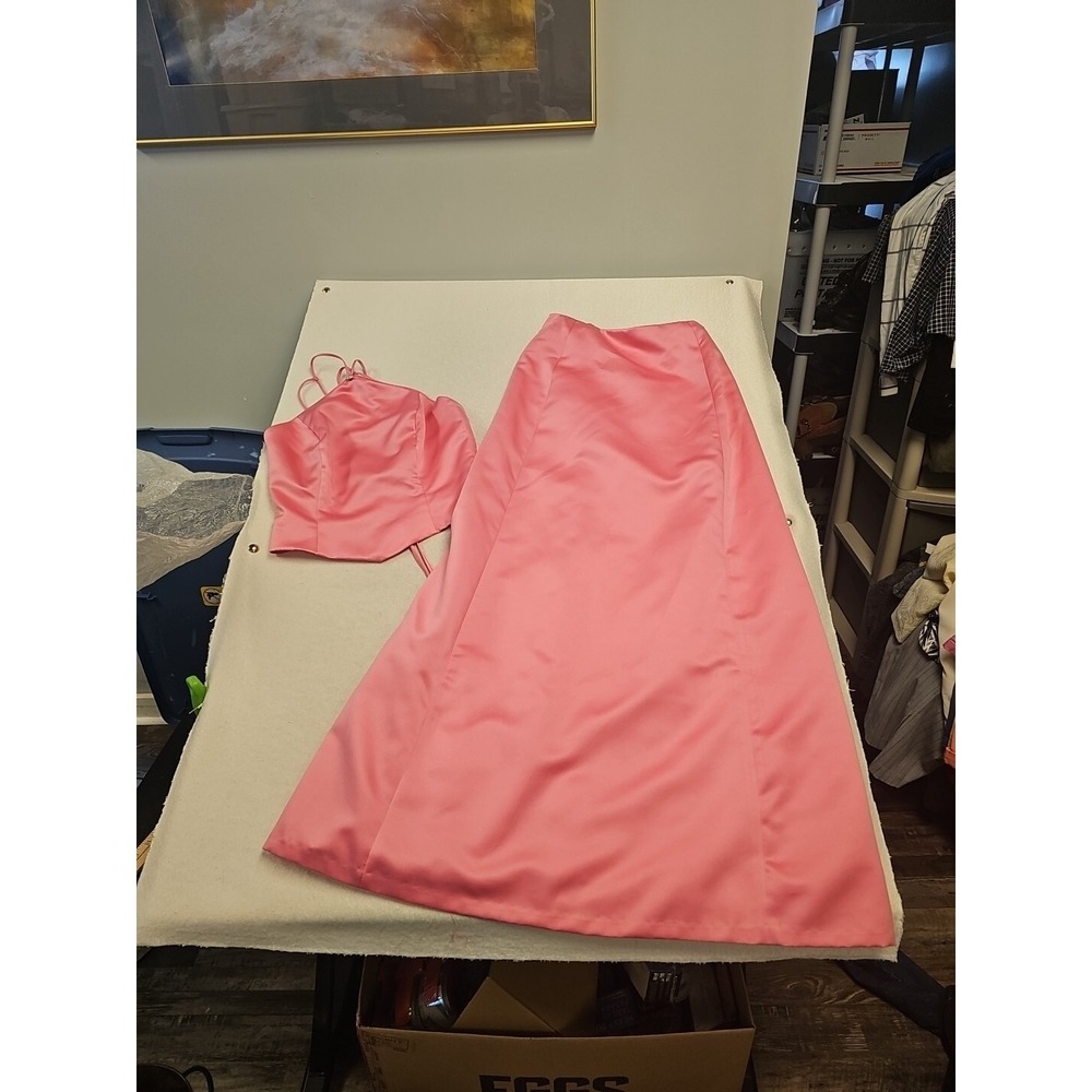 donna morgan‎ Two-piece Maxi Prom Wedding Gown Pink Satin Size 6 Halter Top